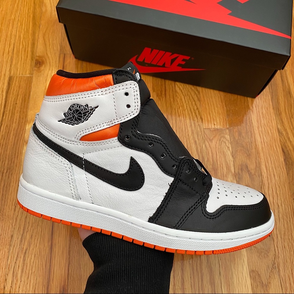 Air Jordan 1 Retro High Electro Orange Women’s Sneakers